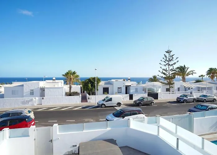 Apartment Rooftop Sea View With Jacuzzi And A/c Puerto del Carmen (Lanzarote)