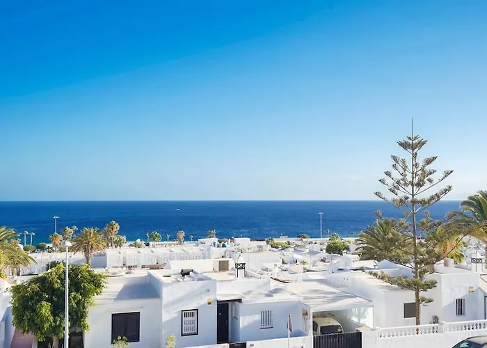 Apartment Rooftop Sea View With Jacuzzi And A/c Puerto del Carmen (Lanzarote)