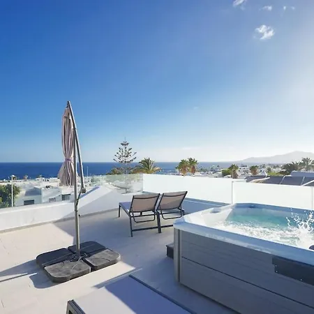 Rooftop Sea View With Jacuzzi And A/c شقة بويرتو ذيل كارمين